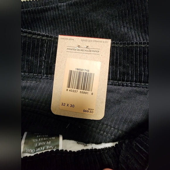 ✨️NWT✨️ Levi's 315 Shaping Boot Cut, Black Corduroy, Size 32 x 30 - Picture 3 of 7